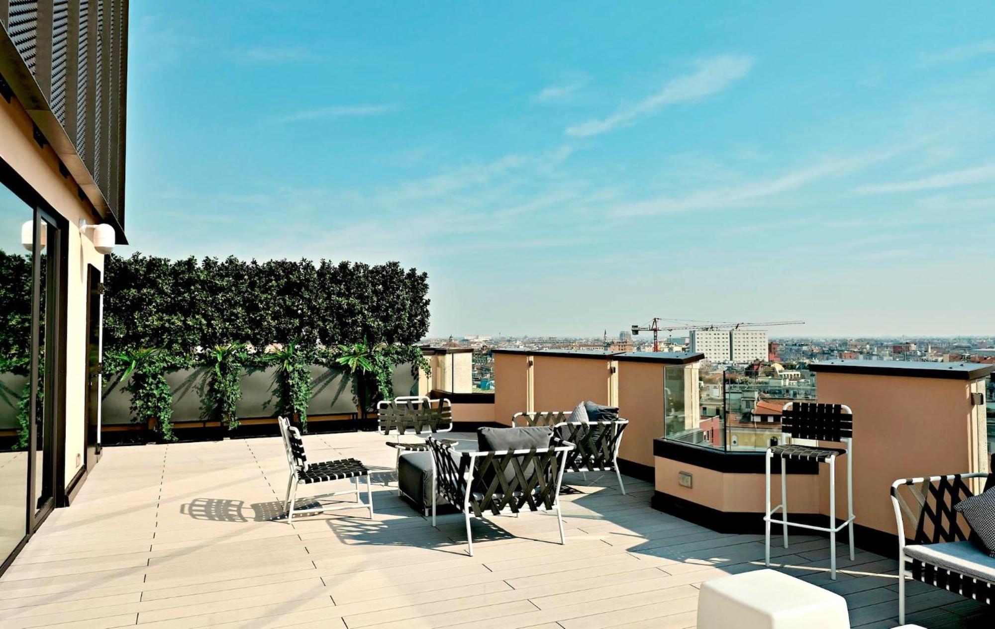 San Babila Central Tower With Panoramic Terrace Overlooking Duomo By Rentopolis Milán Exterior foto