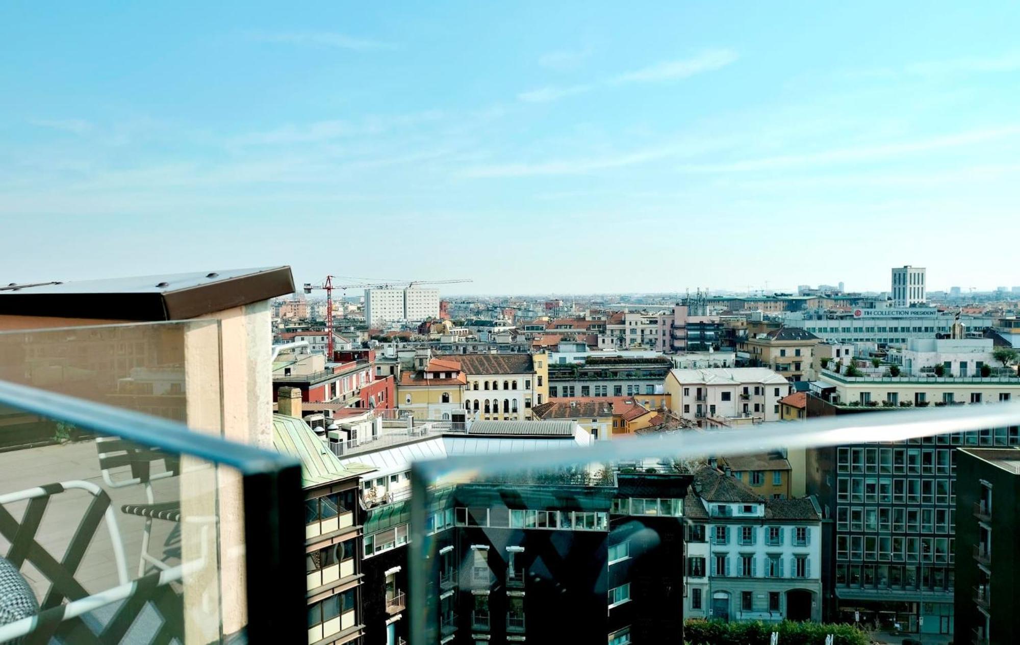 San Babila Central Tower With Panoramic Terrace Overlooking Duomo By Rentopolis Milán Exterior foto