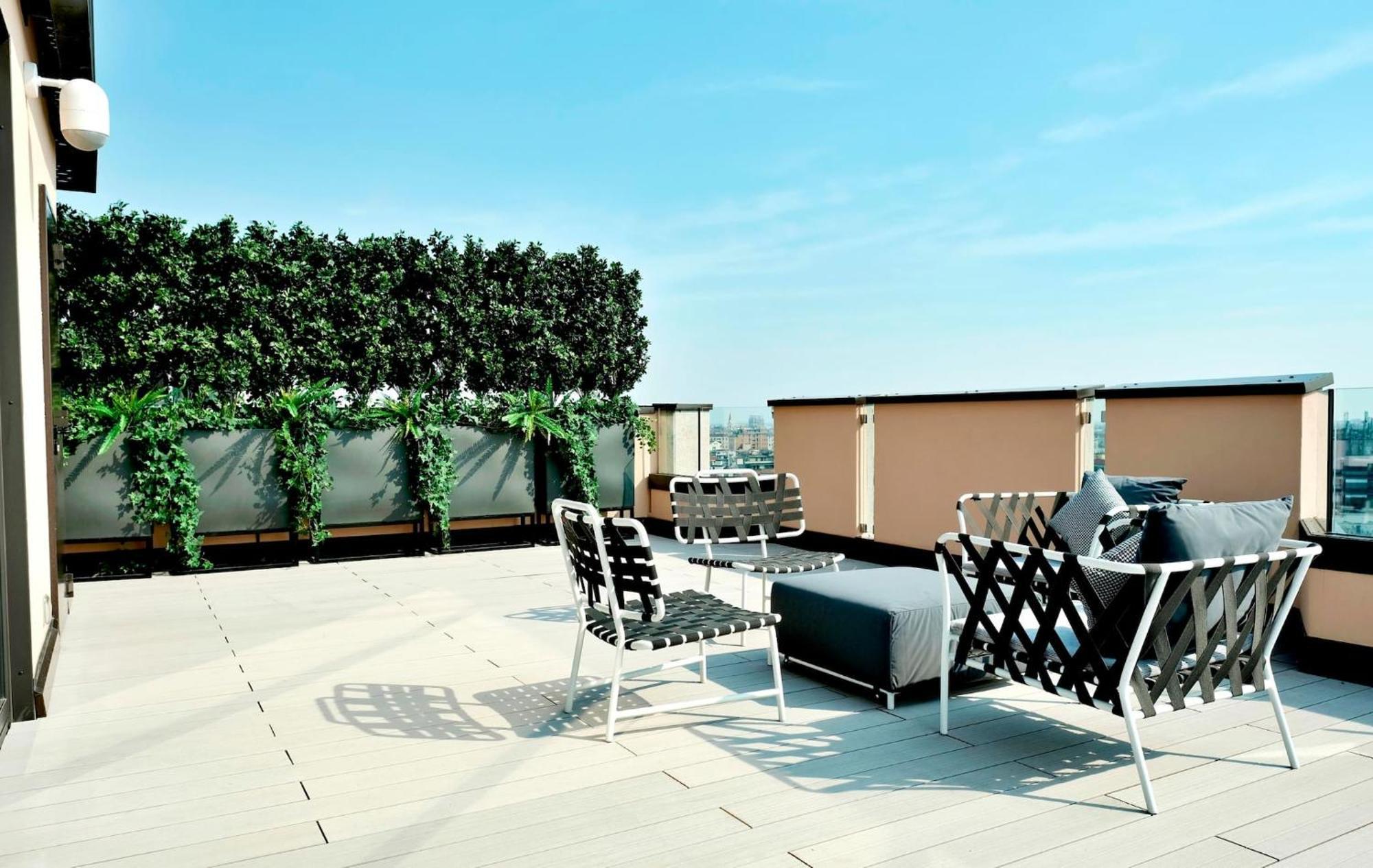 San Babila Central Tower With Panoramic Terrace Overlooking Duomo By Rentopolis Milán Exterior foto