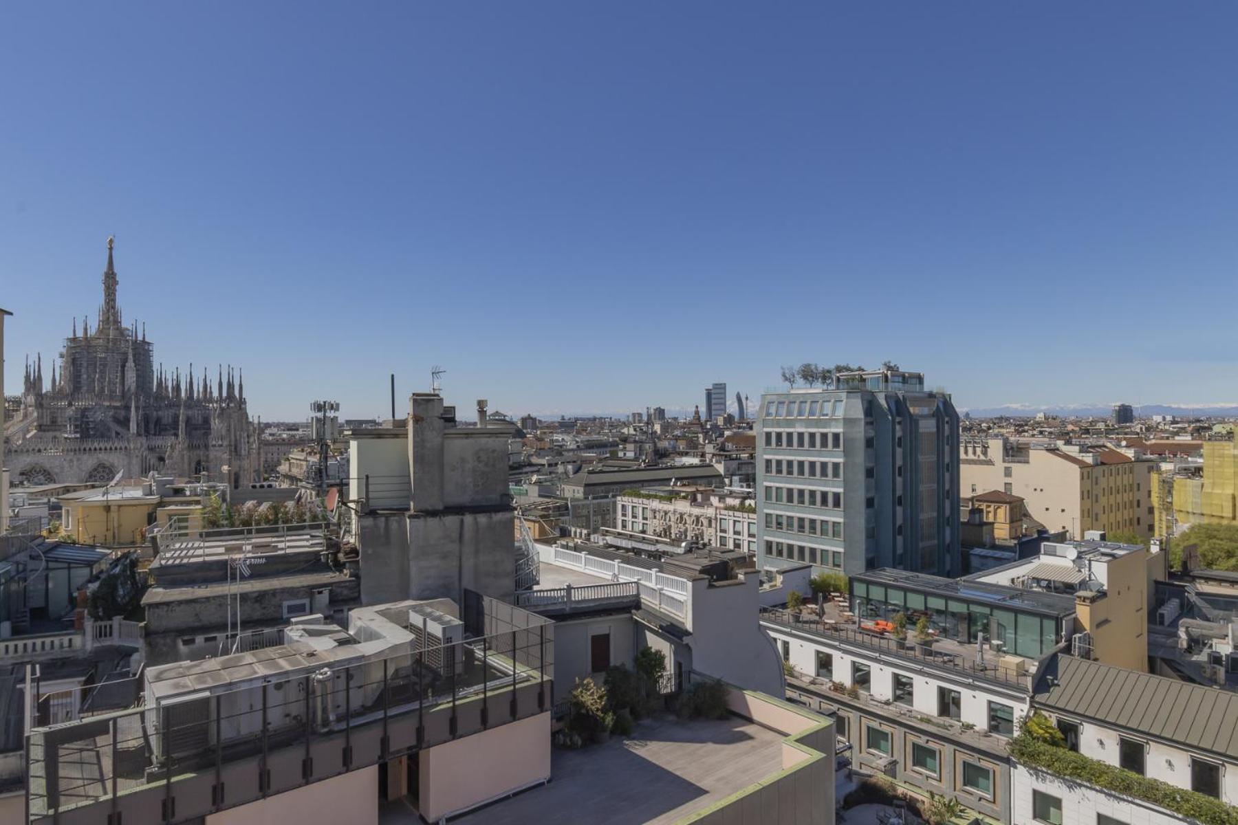 San Babila Central Tower With Panoramic Terrace Overlooking Duomo By Rentopolis Milán Exterior foto