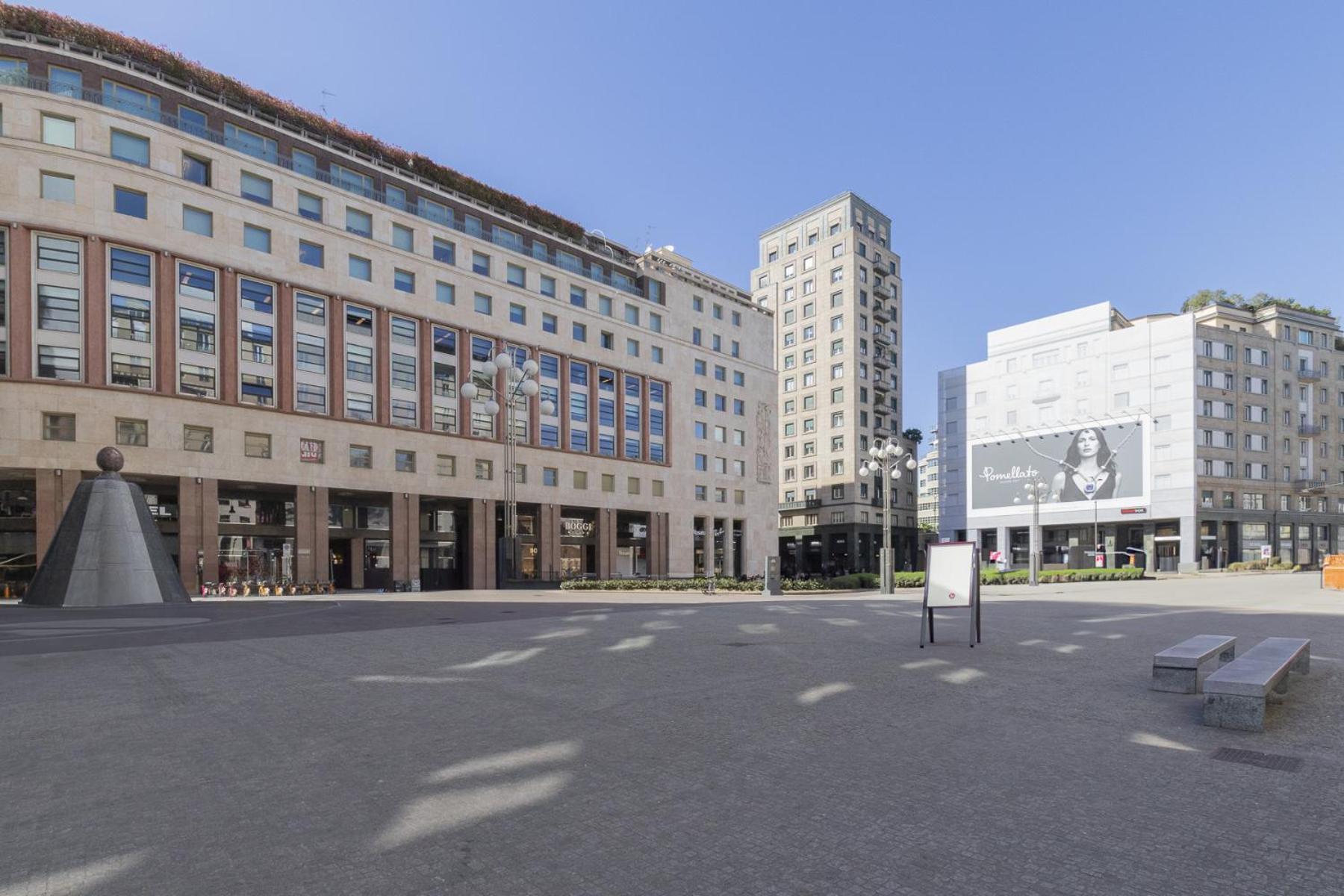San Babila Central Tower With Panoramic Terrace Overlooking Duomo By Rentopolis Milán Exterior foto